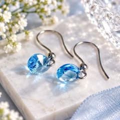 ♦︎人気再出品：スワロフスキーアクアマリンの手曲げサージカル