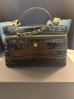 CHANEL ヴァニティケース クロコ型押し - メルカリ