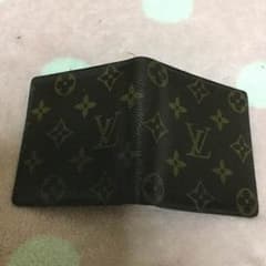 LOUIS  VUITTON二つ折り財布 正規品のサムネイル