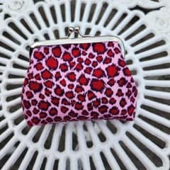 ヒョウ柄がま口財布 ピンクと赤のサムネイル