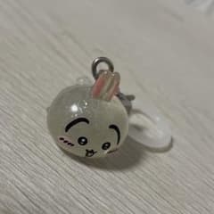 ちいかわ うさぎ めじるしアクセサリー　ちいかわパーク入場者特典のサムネイル