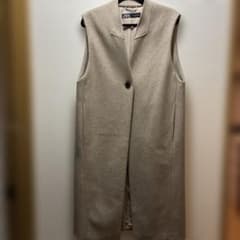 ZARA ベージュ ノーカラーベスト Mのサムネイル