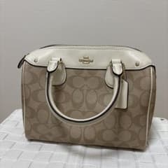 Coach ベージュ ホワイト ハンドバッグのサムネイル