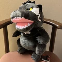新品　送料込み　ゴジラ　ぬいぐるみ