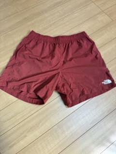 THE NORTH FACE ショートパンツ レッド Mサイズ　　バーサタイルのサムネイル