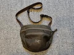 ARC’TERYX アークテリクス ショルダーバッグ カーキのサムネイル