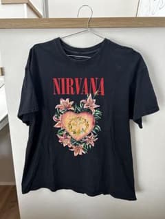 NIRVANA ニルヴァーナ バンドTシャツ ハート×花柄　古着のサムネイル