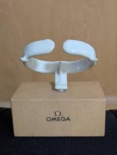 大変珍しいOMEGA木製ディスプレイスタンド - メルカリ