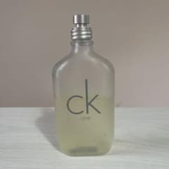 Calvin Klein CK One ユニセックス香水のサムネイル