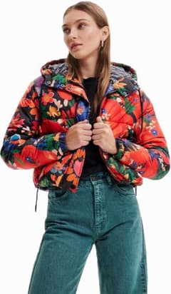 【極美品・着用2回】Desigual 花柄 ショート パデッドジャケット Lのサムネイル