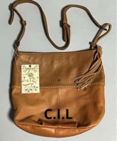 新品未使用タグ付き】C.I.L ショルダーバッグ タッセル付き - メルカリ