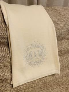CHANEL パールロゴ　ストール　スカーフのサムネイル