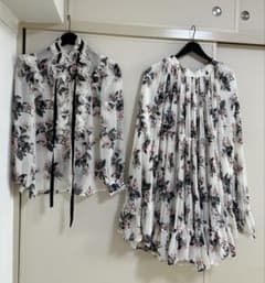 新品未使用/オリジナルフラワーシフォンセットアップのサムネイル