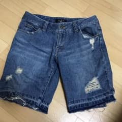 ダメージ加工デニムショートパンツのサムネイル