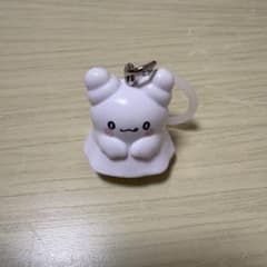 サンリオ ホワイト ミニチュアチャーム ガチャのサムネイル