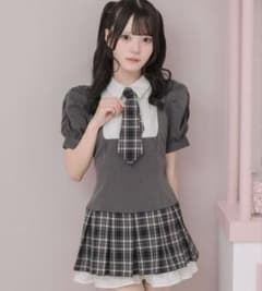 pium ネクタイ付きレイヤードミニワンピース チャコール ピンクのサムネイル