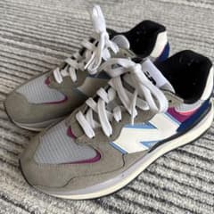 New Balance スニーカーのサムネイル
