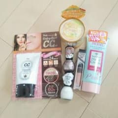 けろ様専用✨新品CCクリーム✨フェイスパウダー✨リップグロス✨他3点✨計6点のサムネイル