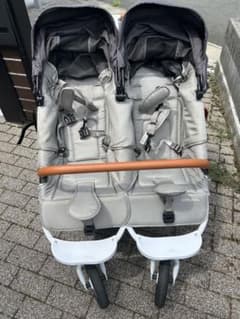 ダブルベビーカー グレー 5点式シートベルト ココダブルのサムネイル