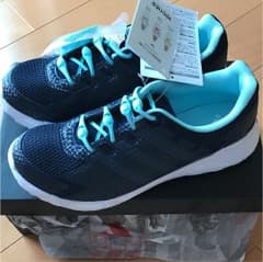 スニーカー アディダス 23.5センチのサムネイル
