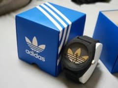adidas 腕時計のサムネイル