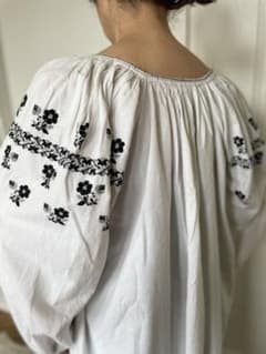 ウクライナ刺繍　ワンピース　vintage 黒　小花のサムネイル