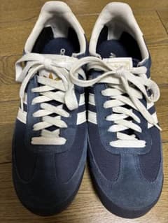 adidas スニーカー