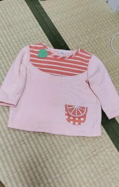 ベイビーチアーオレンジ色のシャツ。^^のサムネイル