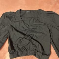 黒 クロップド丈 シャツ Mのサムネイル