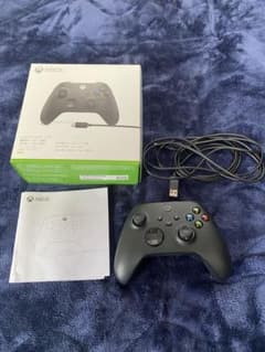 Xbox ワイヤレス コントローラー + USB-C ケーブルのサムネイル