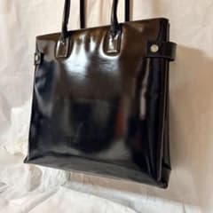 GUCCIパテントレザー黒 トートバッグPC収納可 - メルカリ