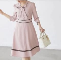 《新品・タグ付き》tocco closet ボウタイ リボン ワンピース Mのサムネイル
