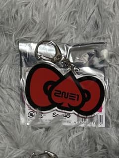 2NE1 キーホルダー ハローキティコラボのサムネイル
