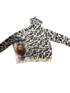 A BATHING APE カモ柄 ジップパーカーのサムネイル