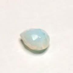 ドロップカット オパールみたいなアクセサリービーズのサムネイル