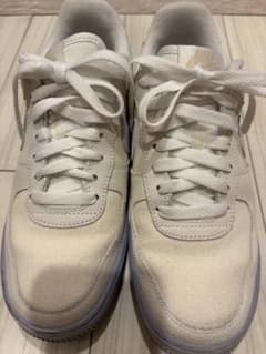 Nike Air Force 1 ホワイト スニーカーのサムネイル
