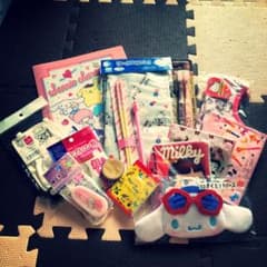 【在庫処分品】サンリオ ディズニー 雑貨 まとめ売りのサムネイル