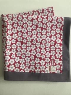 いせ辰 風呂敷 桜柄 赤色 綿100% 日本製　90×90cmのサムネイル