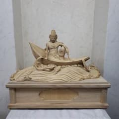 新品　匠彫り　希少仏像　上彫り★楠材 道元禅師ゆかり一葉観音菩薩坐像★台付 最終値下げ匠彫り 希少仏像 上彫り☆楠材 道元禅師ゆかり一葉観音菩薩