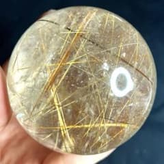 超大玉　64mm ゴールドルチルクォーツ　丸玉　スフィア　金針水晶のサムネイル