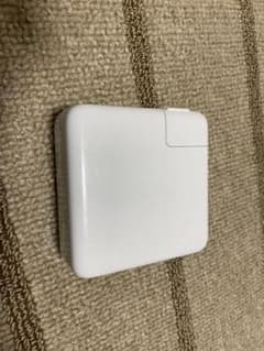 Apple 純正　61W USB-C 電源アダプタ A1718のサムネイル
