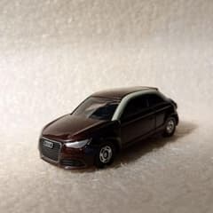 トミカ 111 アウディ A1 初回特別カラー 1/60 スケール ミニカー