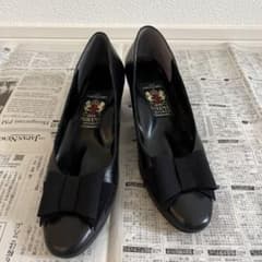 ミハマ23.0高めヒールパンプスのサムネイル