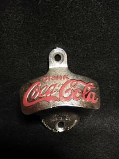 コカコーラ壁付け栓抜きのサムネイル