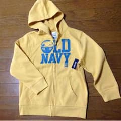 新品タグ付きパーカーのサムネイル