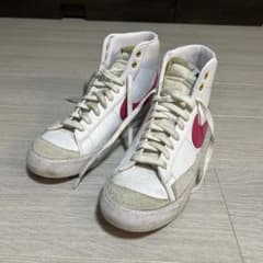 NIKE ブレーザーMID '77 ホワイト　ピンクのサムネイル