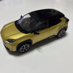 ヤリスクロスサンプルカーのサムネイル