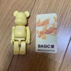 ベアブリック　basic 黄色のサムネイル