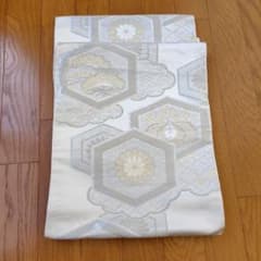 袋帯 六通柄 菊 松 宝相華文様 金糸 白地 - メルカリ