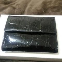 Diorの二つ折り財布です☆のサムネイル